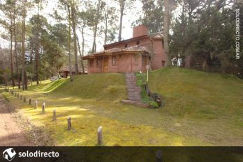 Casa en Alquiler en Carilo: Cedro esquina Urraca (código postal 7167)